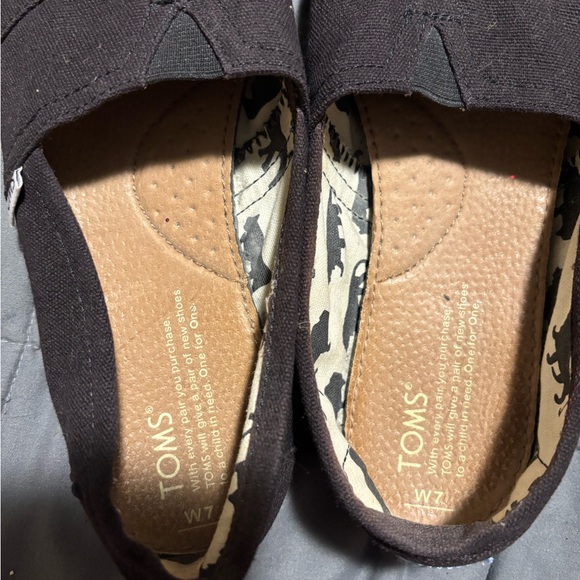 TOMS Women’s Classic Black Shoes Size 7 - Picture 5 of 10